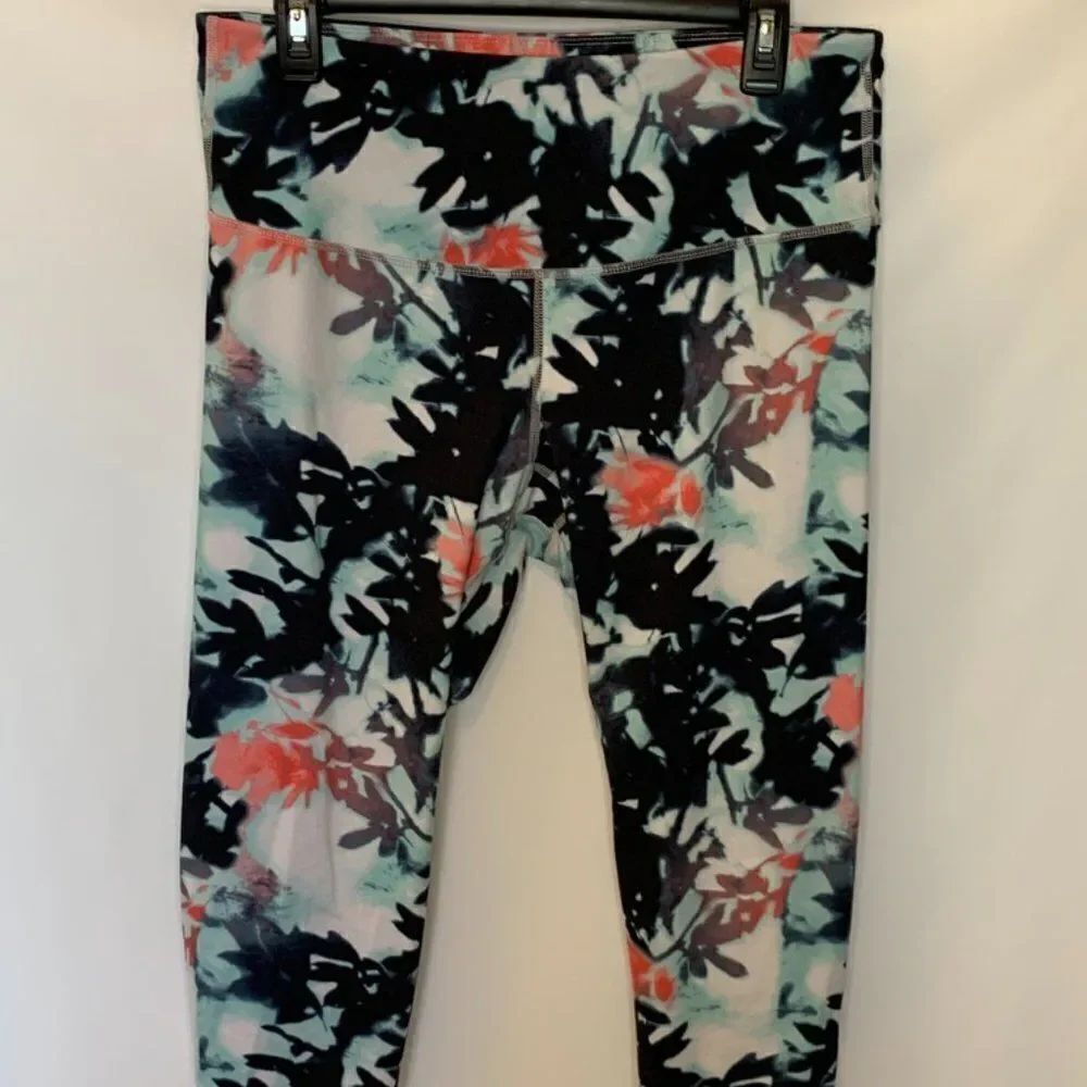 Old Navy Active Go Dry Floral Legging